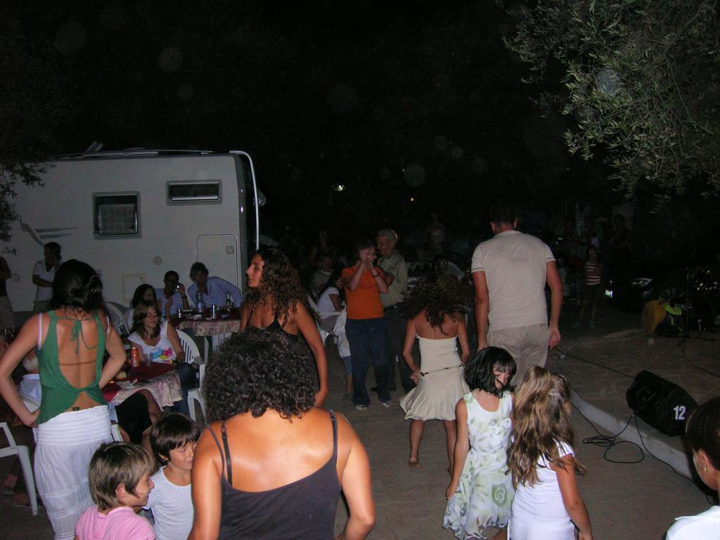 Camping Porto Miggiano Санта Чезареа Терме Екстериор снимка