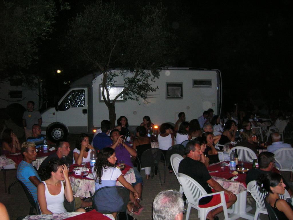 Camping Porto Miggiano Санта Чезареа Терме Екстериор снимка