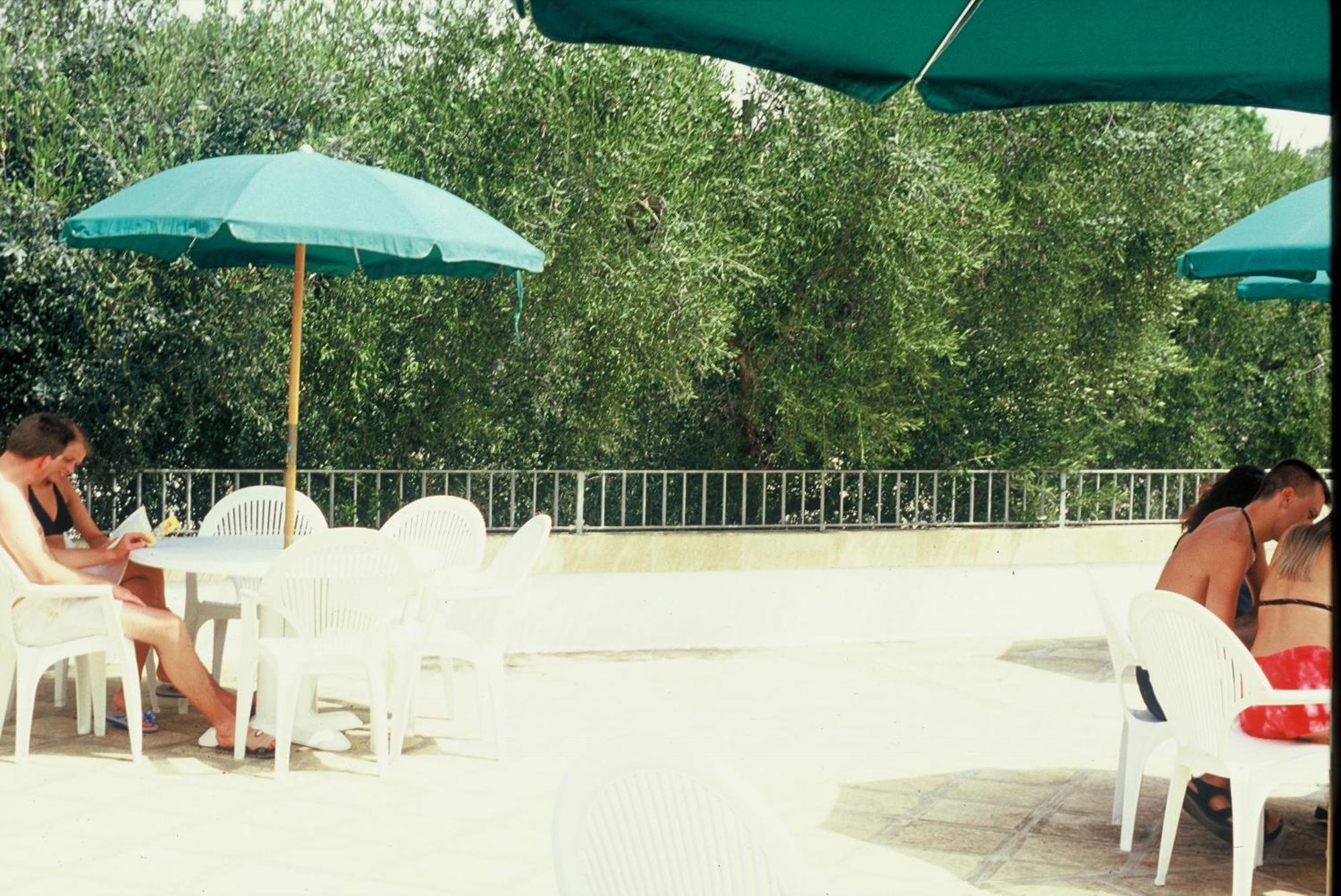 Camping Porto Miggiano Санта Чезареа Терме Екстериор снимка